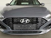 Neu Hyundai i30 101 PS (74 kW) 2025 Grau Kleinwagen