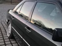 Gebraucht Mercedes 220 220 PS (161 kW) 1990 Schwarz Limousine