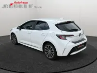 Gebraucht Toyota Corolla Hybrid Team 98 PS (72 kW) 2020 Weiß Limousine