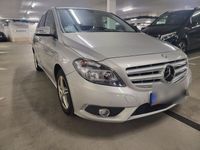 gebraucht Mercedes B180 - AHK, Kamera, Autom, Parkassistent