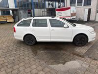 Gebraucht Skoda Octavia 140 PS (102 kW) 2011 Weiß Kombi
