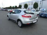 Gebraucht Renault Mégane Dynamique 116 PS (85 kW) 2014 Grau Limousine