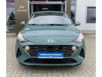 Gebraucht Hyundai i10 Trend 67 PS (49 kW) 2022 Grün Kleinwagen