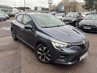 Gebraucht Renault Clio V LIMITED 140 PS (102 kW) 2022 Silber Limousine