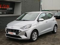 Gebraucht Hyundai i10 Select 67 PS (49 kW) 2022 Silber Kleinwagen