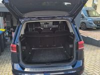Gebraucht VW Touran Highline 150 PS (110 kW) 2017 Blau Van / Kleinbus