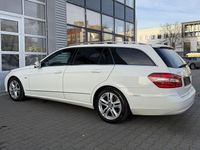 Gebraucht Mercedes E220 170 PS (125 kW) 2011 Weiß Limousine