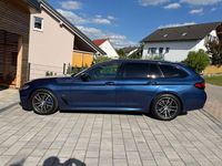 Gebraucht BMW 530 M Sport 286 PS (210 kW) 2021 Blau Kombi