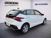 Neu Hyundai i20 Select 79 PS (58 kW) 2025 Atlas white Limousine