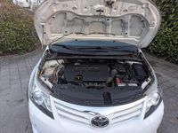 Gebraucht Toyota Avensis 147 PS (108 kW) 2012 Weiß Limousine