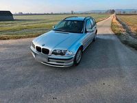 Gebraucht BMW 320 136 PS (100 kW) 2001 Silber Kombi