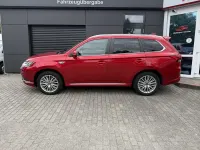Gebraucht Mitsubishi Outlander P-HEV Basis 224 PS (164 kW) 2021 Rot SUV