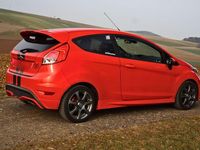 Gebraucht Ford Fiesta ST 182 PS (133 kW) 2015 Rot Kleinwagen