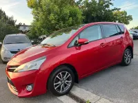 Gebraucht Toyota Verso Edition 111 PS (81 kW) 2014 Rot Van / Kleinbus
