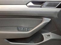 Gebraucht VW Passat Business 150 PS (110 kW) 2022 Deep black perleffekt Kombi