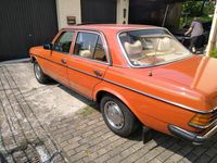 Gebraucht Mercedes 300 90 PS (66 kW) 1979 Rot Limousine