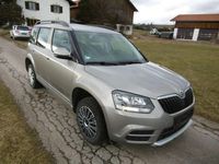 Gebraucht Skoda Yeti Active 105 PS (77 kW) 2015 Cappuccinobeige metallic SUV