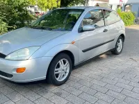 Gebraucht Ford Focus 101 PS (74 kW) 1999 Silber Kleinwagen