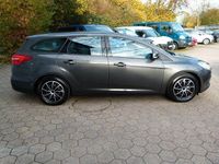 Używany Ford Focus Trend 101 KM (74 kW) 2016 Szary Sedan/Limuzyna