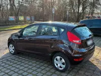 Gebraucht Ford Fiesta 82 PS (60 kW) 2010 Rot Limousine