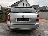 Gebraucht Skoda Superb Elegance 170 PS (125 kW) 2011 Silber Kombi