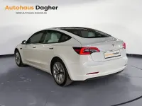 Używany Tesla Model 3 Standard Range Plus 239 kW (325 KM) 2022 Biały Sedan/Limuzyna