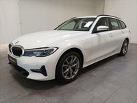 Gebraucht BMW 330e Sport Line 252 PS (185 kW) 2021 Weiß Kombi