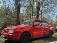 Gebraucht VW Vento 75 PS (55 kW) 1996 Rot Limousine