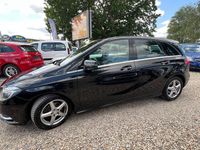 Gebraucht Mercedes B180 122 PS (89 kW) 2014 Schwarz Van / Kleinbus