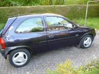 Używany Opel Corsa Edition 90 KM (66 kW) 1996 Niebieski Hatchback