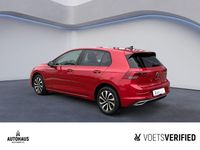 Gebraucht VW Golf VIII Active 110 PS (80 kW) 2023 Rot Limousine