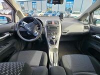 Gebraucht Toyota Auris 99 PS (72 kW) 2010 Silber Kleinwagen