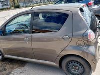 Gebraucht Toyota Aygo 68 PS (50 kW) 2012 Braun Kleinwagen