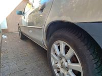 Gebraucht Ford Mondeo 131 PS (96 kW) 1998 Silber Limousine