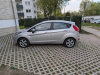 Gebraucht Ford Fiesta 82 PS (60 kW) 2010 Silber Kleinwagen