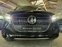 Gebraucht Mercedes V220 Avantgarde 163 PS (119 kW) 2025 Obsidianschwarz metallic Van / Kleinbus