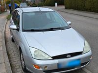 Gebraucht Ford Focus 100 PS (73 kW) 2002 Silber Kleinwagen