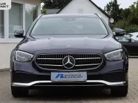 Second-hand Mercedes E300 306 CP (225 kW) 2022 Albastru Berlinǎ