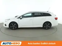 Gebraucht Toyota Avensis Team 147 PS (108 kW) 2018 Weiß Kombi