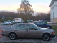 Gebraucht Mercedes E230 131 PS (96 kW) 1989 Braun Limousine