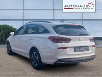 Neu Hyundai i30 Advantage 101 PS (74 kW) 2025 Weiß Limousine