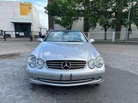Gebraucht Mercedes CLK320 218 PS (160 kW) 2003 Brillantsilber Cabrio
