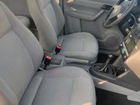 Second-hand VW Caddy 109 CP (80 kW) 2009 Argintiu Monovolum