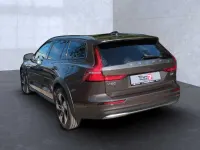 Gebraucht Volvo V60 CC 145 PS (106 kW) 2023 Kombi