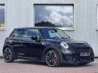 Gebraucht Mini John Cooper Works 231 PS (169 kW) 2019 Midnight black metallic Kleinwagen