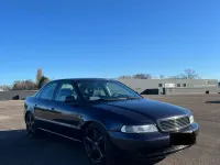 Używany Audi A4 110 KM (80 kW) 1996 Niebieski Sedan/Limuzyna