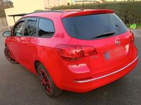 Gebraucht Opel Astra 116 PS (85 kW) 2015 Rot Kombi