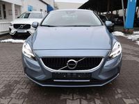 Gebraucht Volvo V40 Momentum 120 PS (88 kW) 2017 Mussel blue metallic Limousine