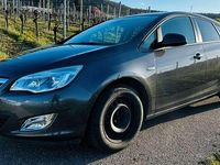 Gebraucht Opel Astra Design Edition 140 PS (102 kW) 2011 Grau Limousine