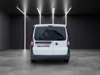 Gebraucht VW Caddy 122 PS (89 kW) 2021 Weiß Van / Kleinbus